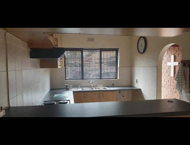 2 BEDROOM PROPERTY TO RENT IN TABLE VIEW